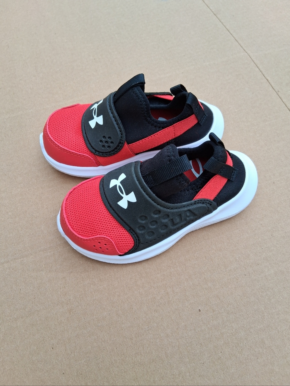 Under Armour Runplay Slip-On Sneakers Boys Size 7 Toddler Red Athletic NWOT